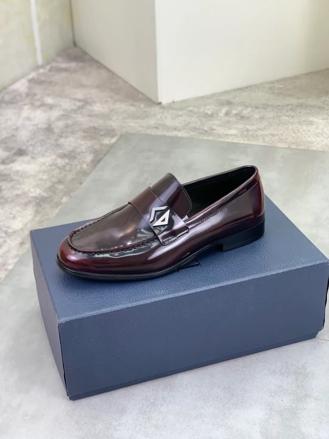 Men's men's shoes 💰P560 new style 💰high version 💎💎💎Dior original version! Top Italian purchasing agent! Men's business casual leather shoes, original imported open-edge beaded calfskin upper, ultimate texture, gentlemanly style, imported water-dyed cowhide inside, top-quality original Italian rubber outsole, first-class workmanship, top quality! Size: 39-44 (45 customized) 4️⃣ colors available
